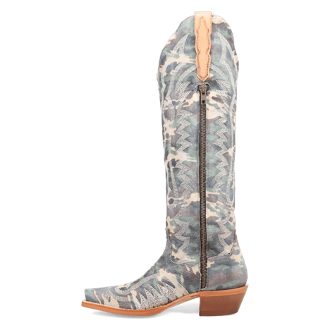 Camo Darlin' by Dan Post