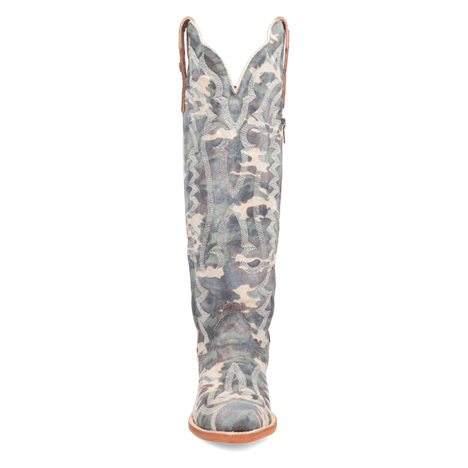Camo Darlin' by Dan Post